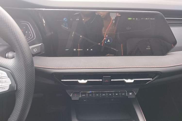 Used CHANGAN OSHAN X7 PLUS 2022 1.5T Blue Whale Edition Automatic Prestige Version Audio And AC Panel