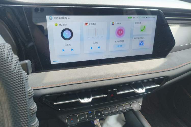 Used CHANGAN OSHAN X7 PLUS 2022 1.5T Blue Whale Edition Automatic ZhiZun Model Audio And AC Panel