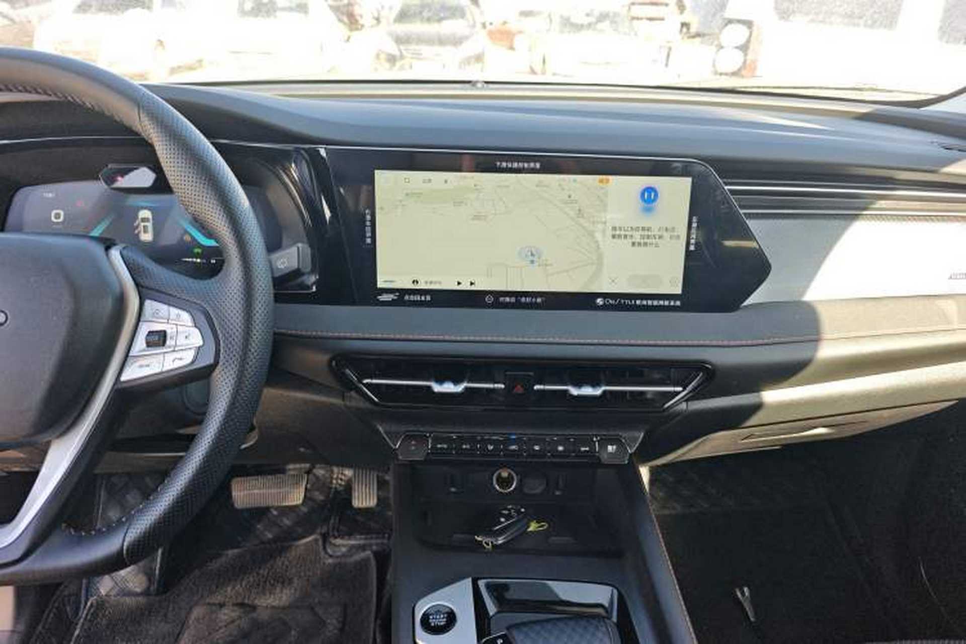 Used CHANGAN OSHAN X7 PLUS 2022 1.5T Blue Whale Edition Automatic Geeker Navigation Model Audio And AC Panel