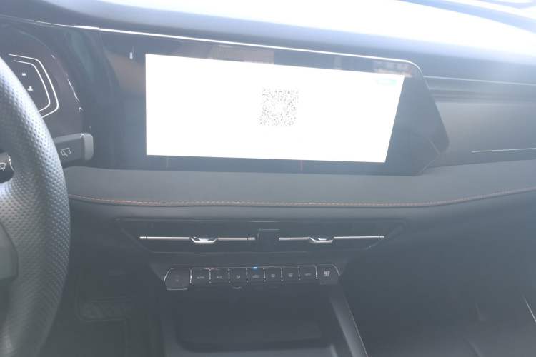 Used CHANGAN OSHAN X7 PLUS 2022 1.5T Blue Whale Edition Automatic Prestige Version Audio And AC Panel