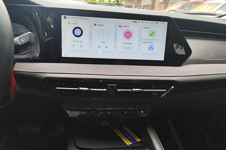 Used CHANGAN OSHAN X7 PLUS 2022 1.5T Blue Whale Edition Automatic ZhiZun Model Audio And AC Panel