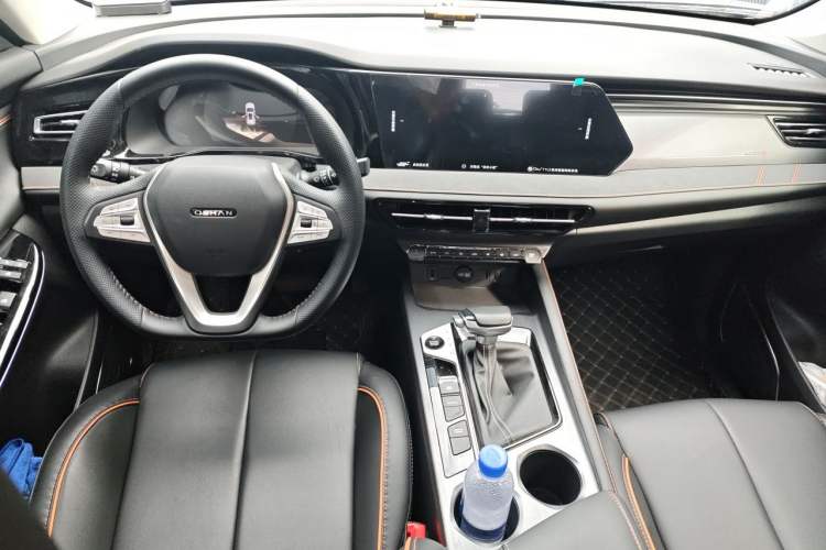 Used CHANGAN OSHAN X7 PLUS 2022 1.5T Blue Whale Edition Automatic Prestige Version Center Console