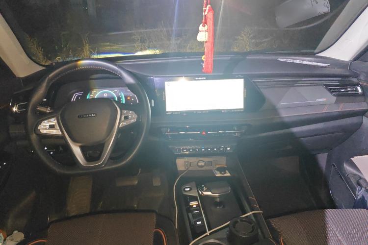 Used CHANGAN OSHAN X7 PLUS 2022 1.5T Blue Whale Edition Automatic Prestige Version Center Console