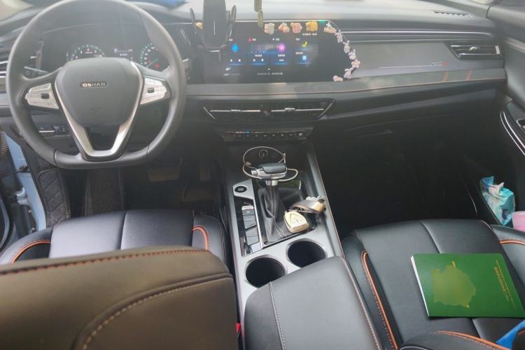 Used CHANGAN OSHAN X7 PLUS 2022 1.5T Blue Whale Edition Automatic Luxury Trim Center Console