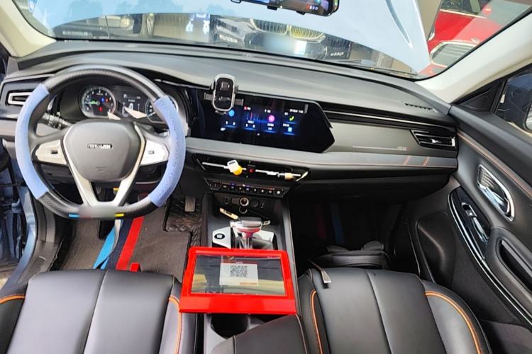 Used CHANGAN OSHAN X7 PLUS 2022 1.5T Blue Whale Edition Automatic Luxury Trim Center Console