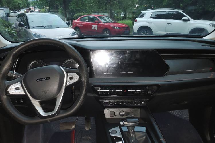 Used CHANGAN OSHAN X7 PLUS 2022 1.5T Blue Whale Edition Automatic Luxury 7-Seater Center Console