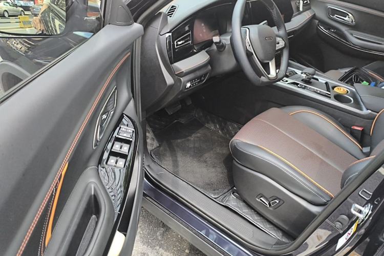 Used CHANGAN OSHAN X7 PLUS 2022 1.5T Blue Whale Edition Automatic ZhiZun Model Driver Seat