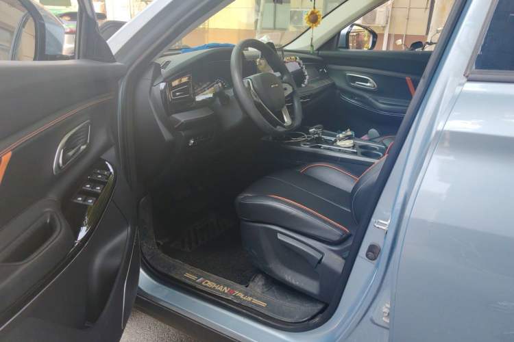 Used CHANGAN OSHAN X7 PLUS 2022 1.5T Blue Whale Edition Automatic Luxury Trim Driver Seat
