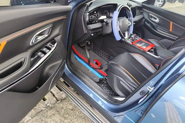 Used CHANGAN OSHAN X7 PLUS 2022 1.5T Blue Whale Edition Automatic Luxury Trim Driver Seat