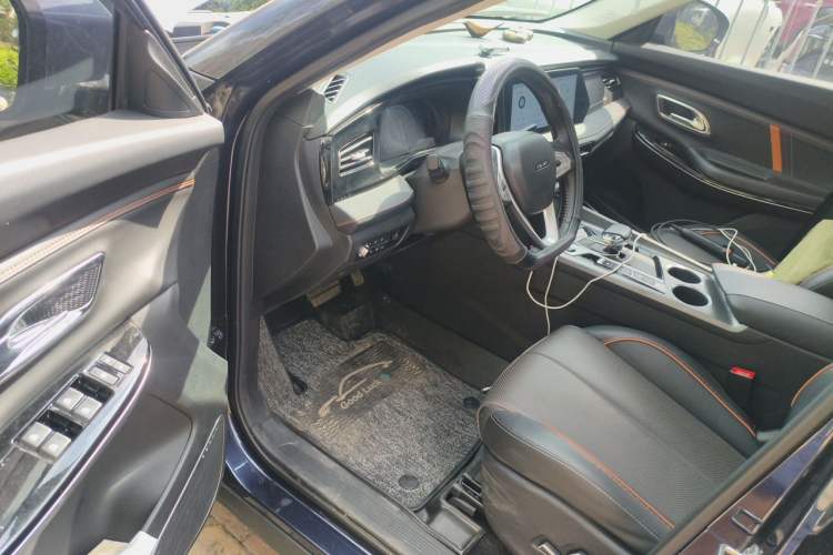 Used CHANGAN OSHAN X7 PLUS 2022 1.5T Blue Whale Edition Automatic ZhiZun Model Driver Seat