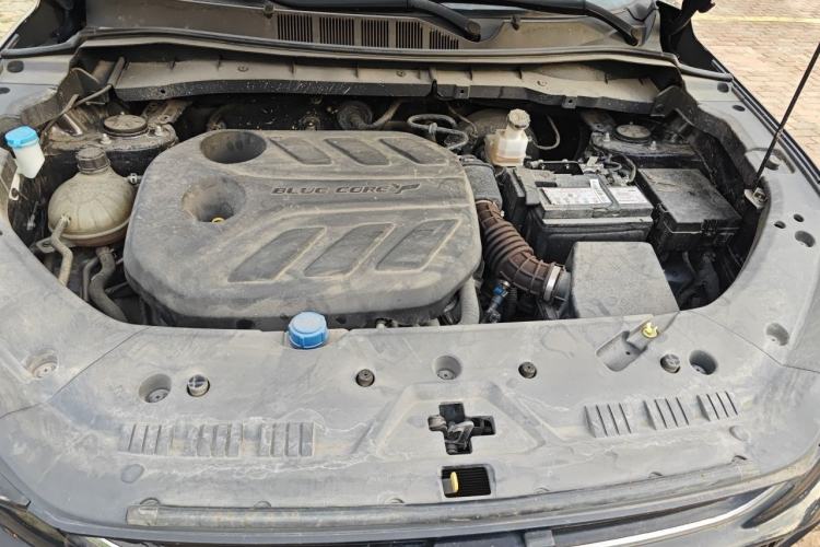 Used CHANGAN OSHAN X7 PLUS 2022 1.5T Blue Whale Edition Automatic ZhiZun Model Engine Bay