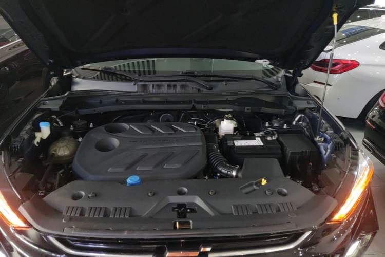 Used CHANGAN OSHAN X7 PLUS 2022 1.5T Blue Whale Edition Automatic Luxury Trim Engine Bay