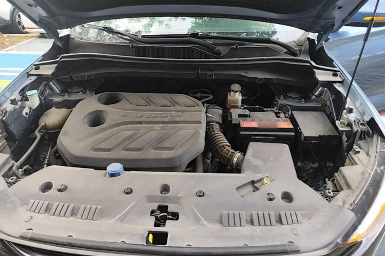 Used CHANGAN OSHAN X7 PLUS 2022 1.5T Blue Whale Edition Automatic Luxury Trim Engine Bay