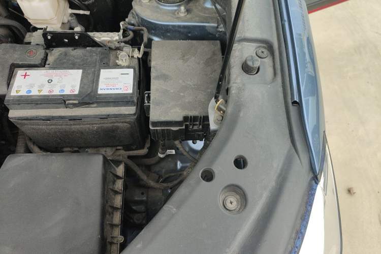 Used CHANGAN OSHAN X7 PLUS 2022 1.5T Blue Whale Edition Automatic Prestige Version Engine Bay Left