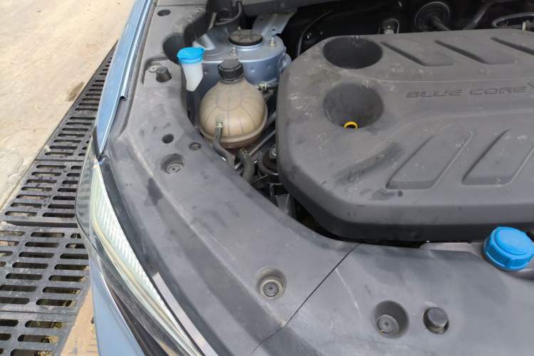Used CHANGAN OSHAN X7 PLUS 2022 1.5T Blue Whale Edition Automatic Prestige Version Engine Bay Right