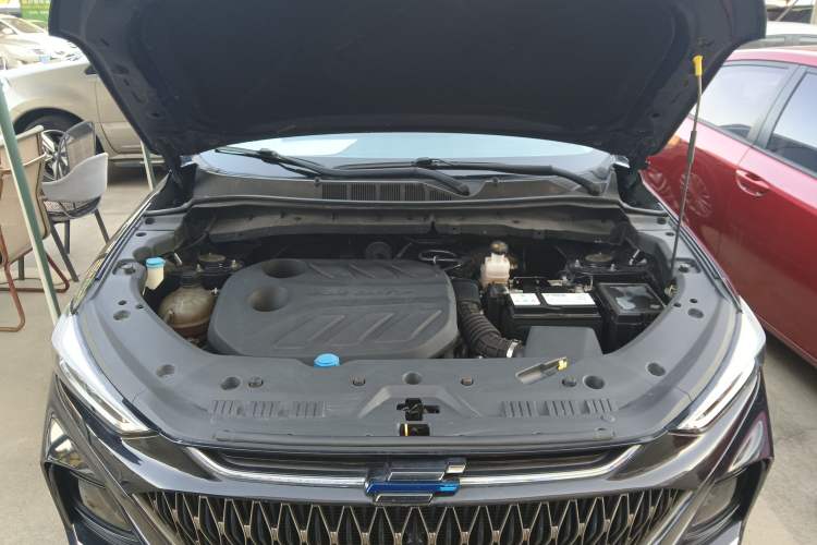 Used CHANGAN OSHAN X7 PLUS 2022 1.5T Blue Whale Edition Automatic ZhiZun Model Engine Bay