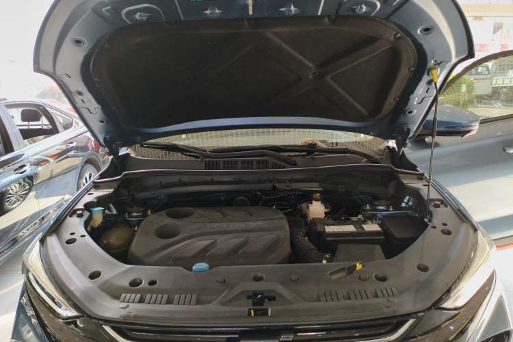 Used CHANGAN OSHAN X7 PLUS 2022 1.5T Blue Whale Edition Automatic Prestige Version Engine Bay