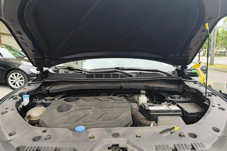 Used CHANGAN OSHAN X7 PLUS 2022 1.5T Blue Whale Edition Automatic ZhiZun Model Engine Bay