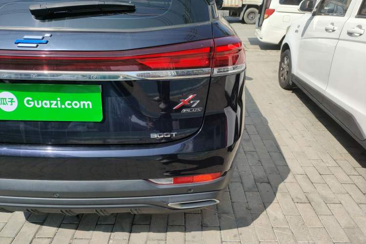 Used CHANGAN OSHAN X7 PLUS 2022 1.5T Blue Whale Edition Automatic Prestige Version Exterior 3