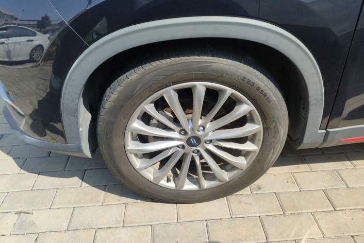 Used CHANGAN OSHAN X7 PLUS 2022 1.5T Blue Whale Edition Automatic Prestige Version Exterior 4