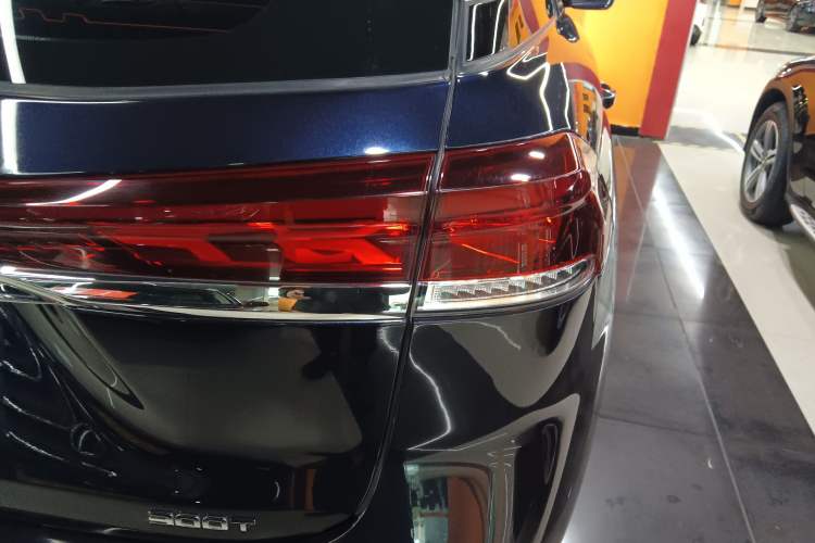 Used CHANGAN OSHAN X7 PLUS 2022 1.5T Blue Whale Edition Automatic ZhiZun Model Exterior 6