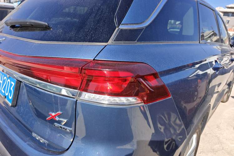 Used CHANGAN OSHAN X7 PLUS 2022 1.5T Blue Whale Edition Automatic Geeker Navigation Model Exterior 6