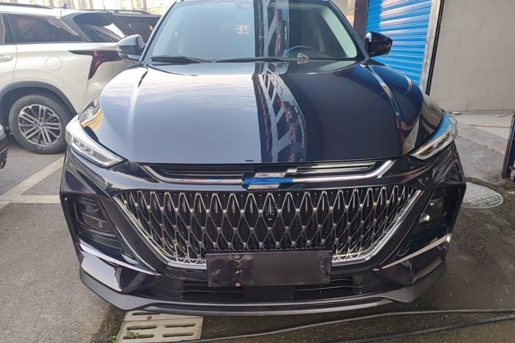Used CHANGAN OSHAN X7 PLUS 2022 1.5T Blue Whale Edition Automatic Prestige Version Front