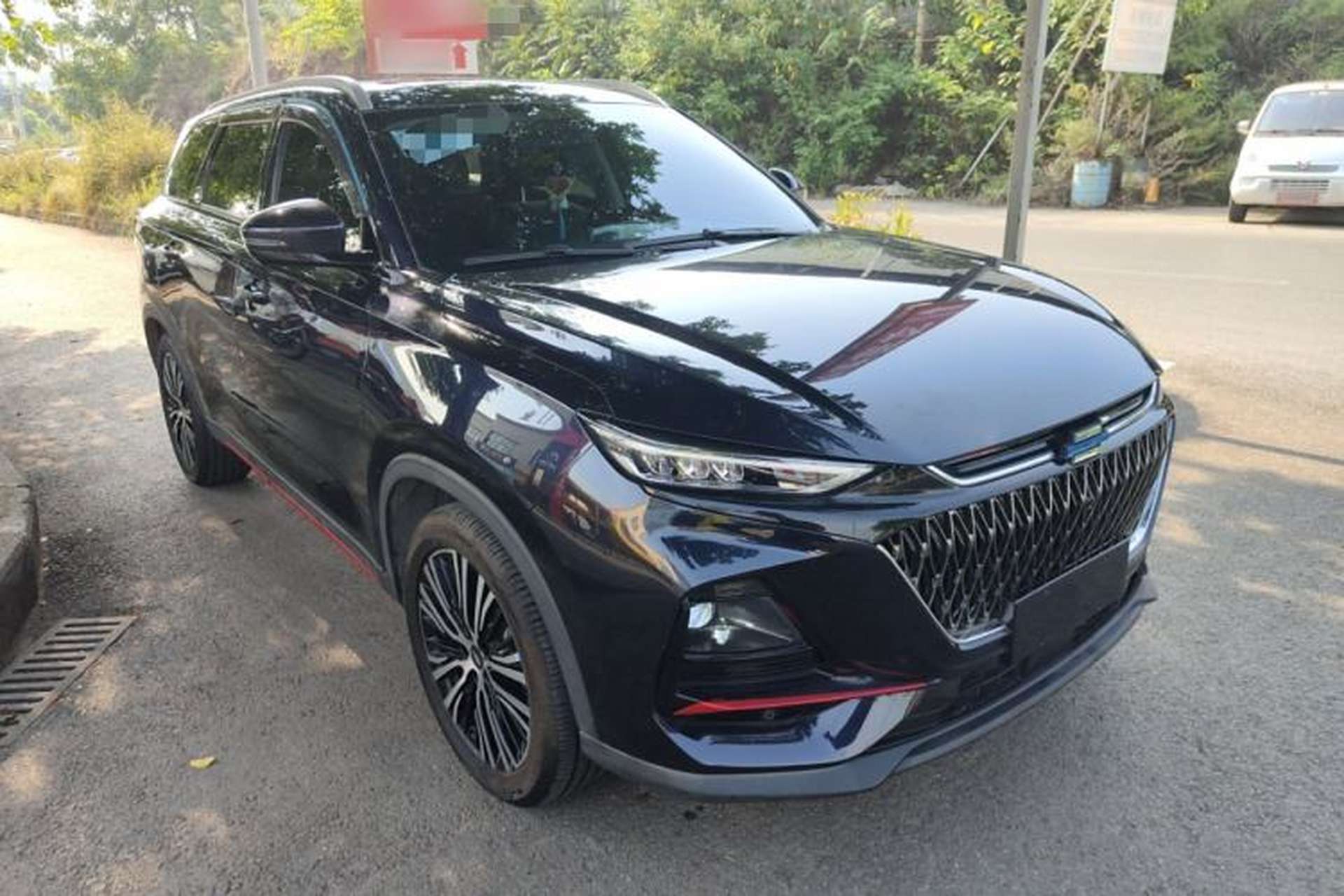 Used CHANGAN OSHAN X7 PLUS 2022 1.5T Blue Whale Edition Automatic Smart Luxury 7-Seater Front Right 45 Deg