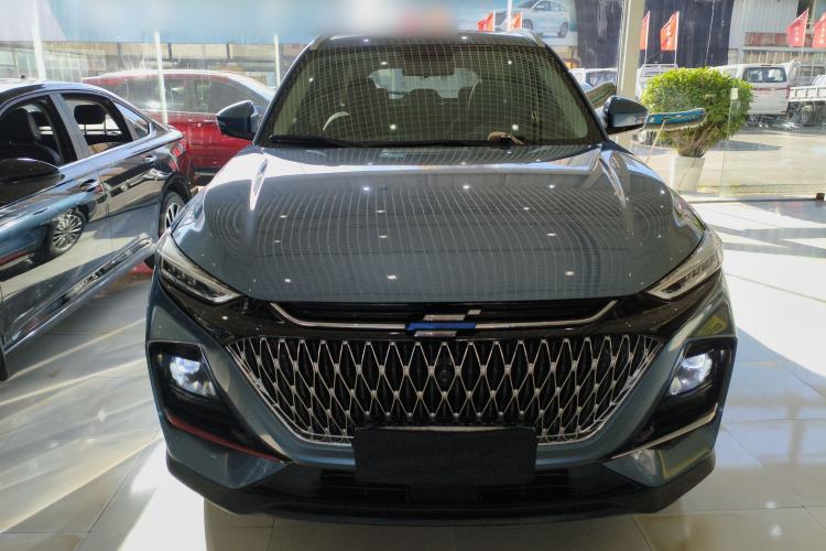 Used CHANGAN OSHAN X7 PLUS 2022 1.5T Blue Whale Edition Automatic Prestige Version Front