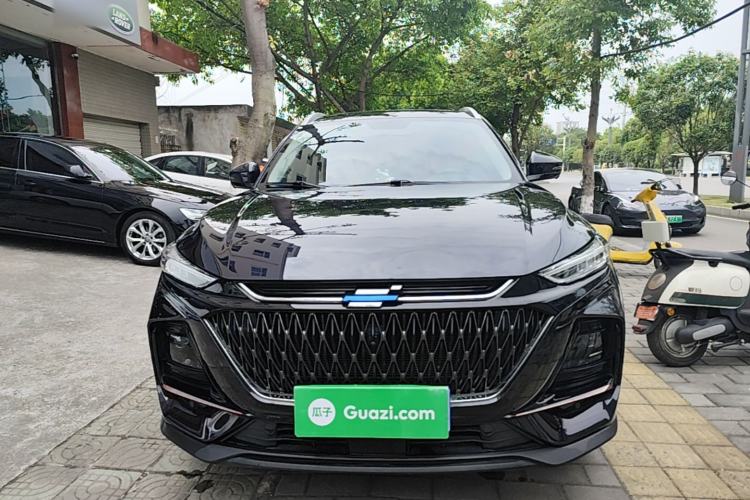 Used CHANGAN OSHAN X7 PLUS 2022 1.5T Blue Whale Edition Automatic ZhiZun Model Front