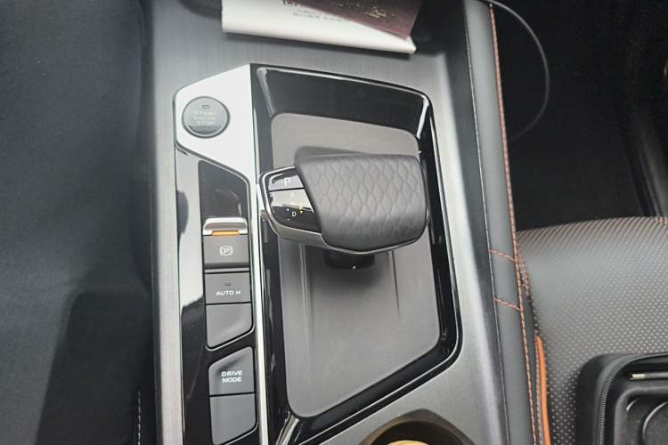 Used CHANGAN OSHAN X7 PLUS 2022 1.5T Blue Whale Edition Automatic ZhiZun Model Gear Lever