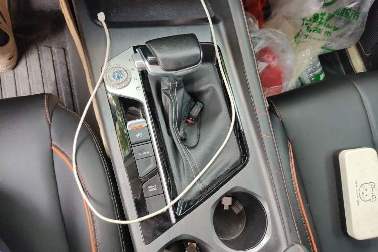 Used CHANGAN OSHAN X7 PLUS 2022 1.5T Blue Whale Edition Automatic Prestige Version Gear Lever