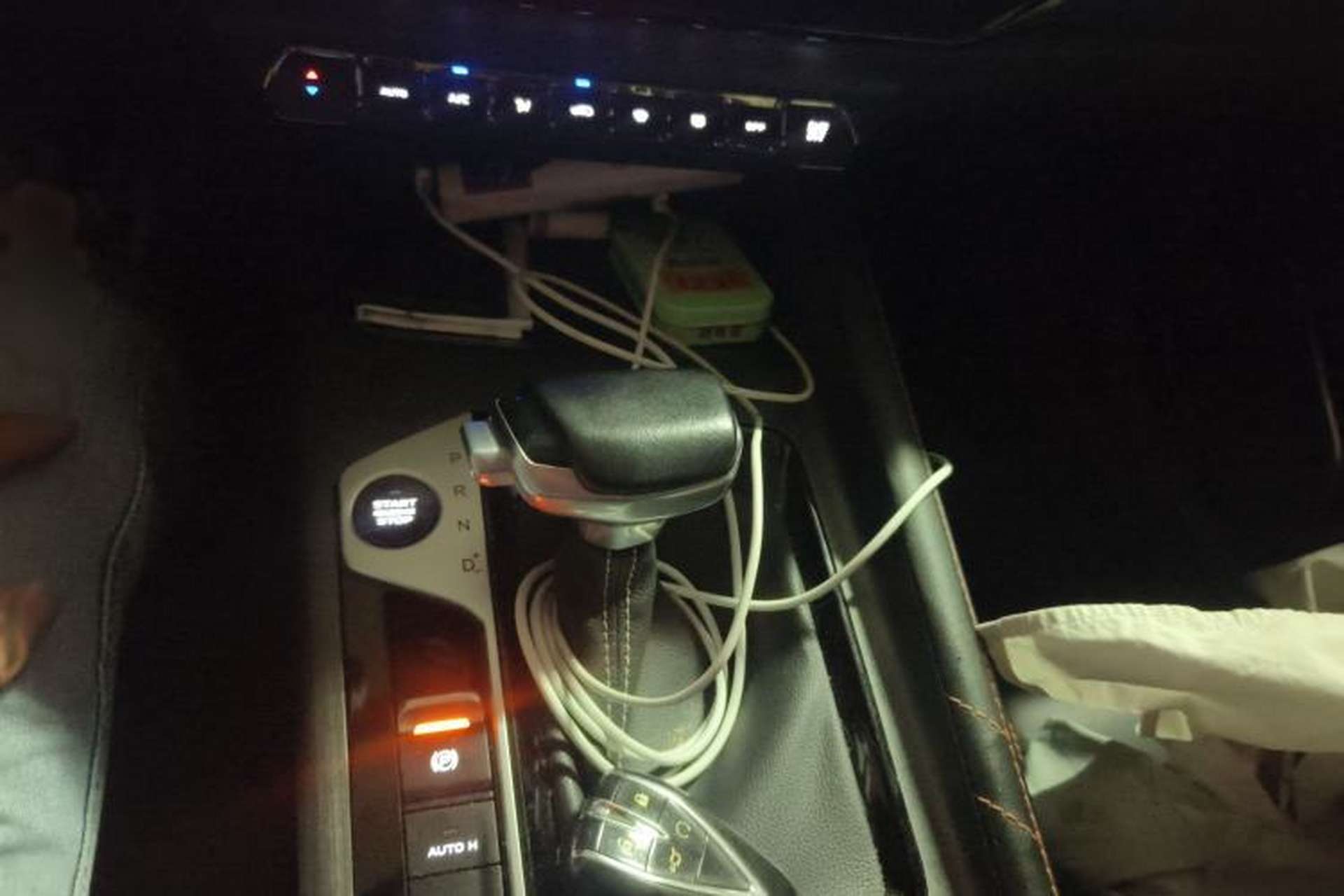 Used CHANGAN OSHAN X7 PLUS 2022 1.5T Blue Whale Edition Automatic Prestige Version Gear Lever