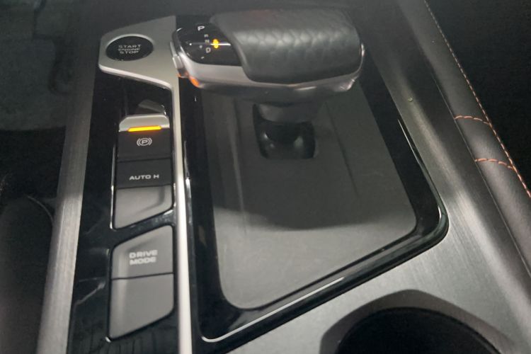 Used CHANGAN OSHAN X7 PLUS 2022 1.5T Blue Whale Edition Automatic ZhiZun Model Gear Lever