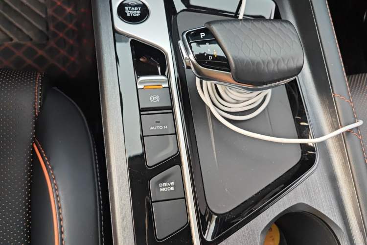 Used CHANGAN OSHAN X7 PLUS 2022 1.5T Blue Whale Edition Automatic ZhiZun Model Gear Lever