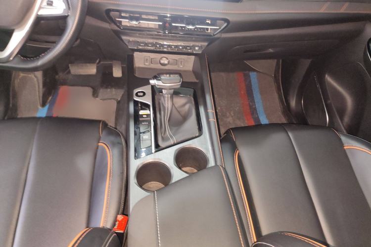 Used CHANGAN OSHAN X7 PLUS 2022 1.5T Blue Whale Edition Automatic Prestige Version Gear Lever