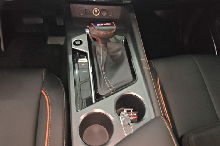 Used CHANGAN OSHAN X7 PLUS 2022 1.5T Blue Whale Edition Automatic Luxury Trim Gear Lever