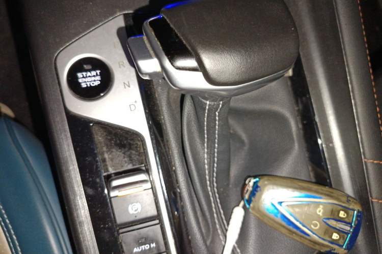 Used CHANGAN OSHAN X7 PLUS 2022 1.5T Blue Whale Edition Automatic Luxury Trim Gear Lever