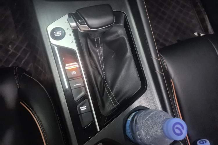 Used CHANGAN OSHAN X7 PLUS 2022 1.5T Blue Whale Edition Automatic Prestige Version Gear Lever