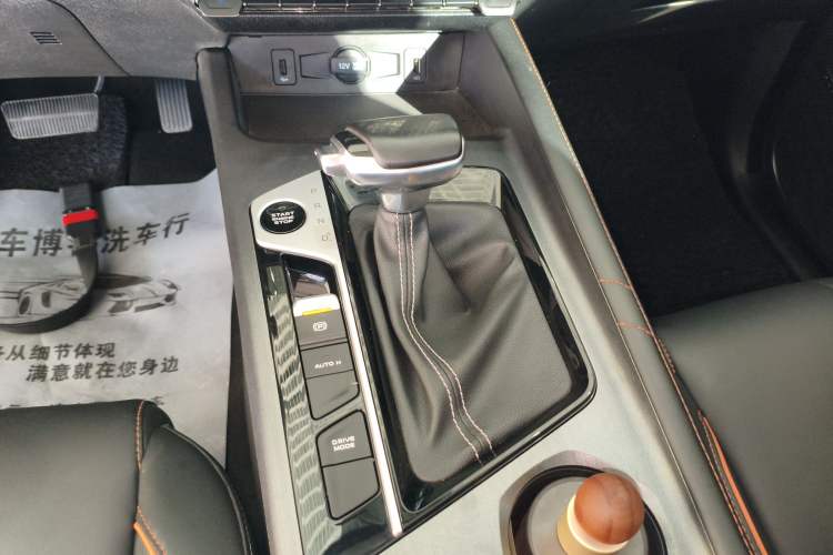 Used CHANGAN OSHAN X7 PLUS 2022 1.5T Blue Whale Edition Automatic Prestige Version Gear Lever