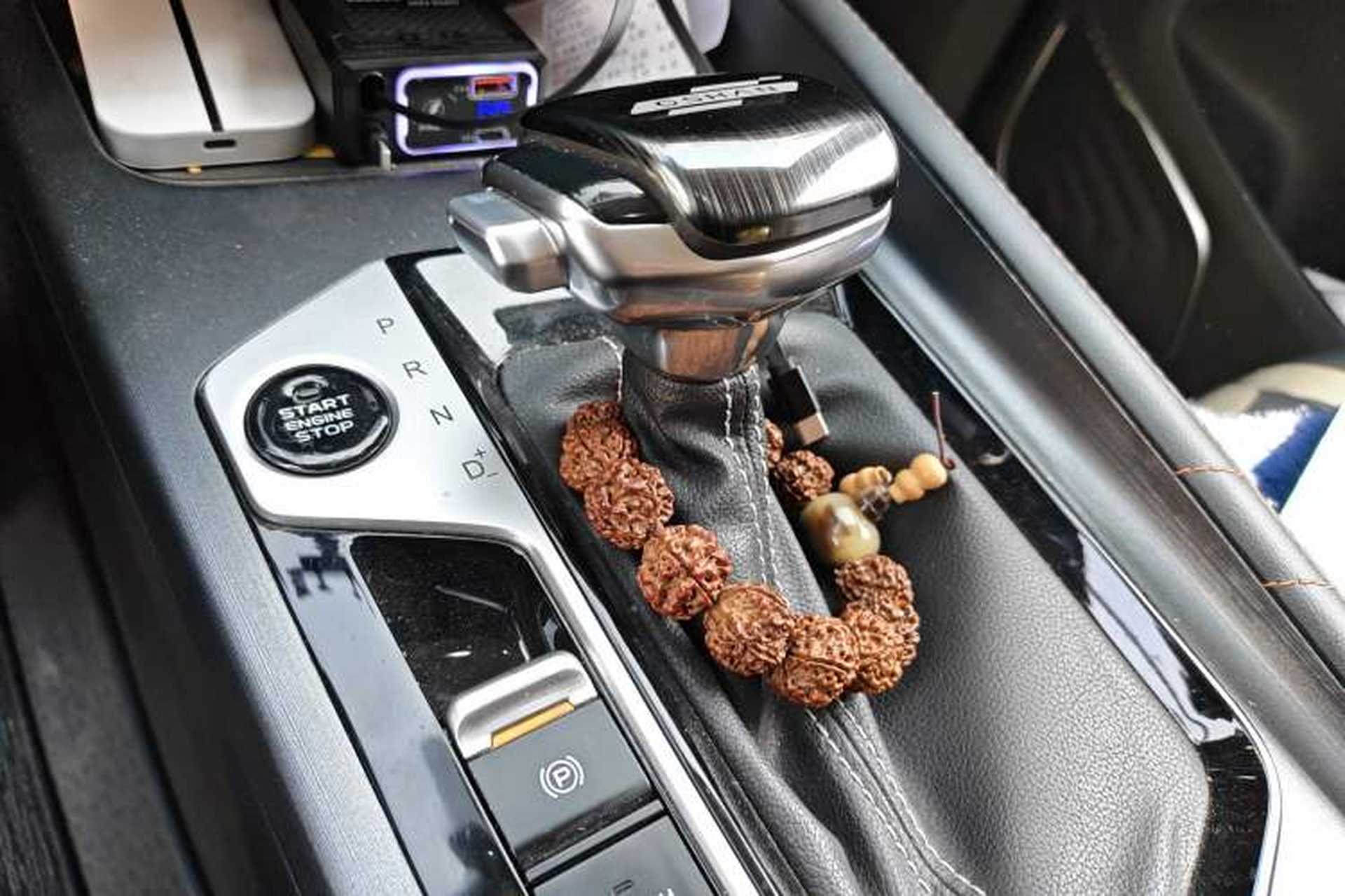 Used CHANGAN OSHAN X7 PLUS 2022 1.5T Blue Whale Edition Automatic Prestige Version Gear Lever