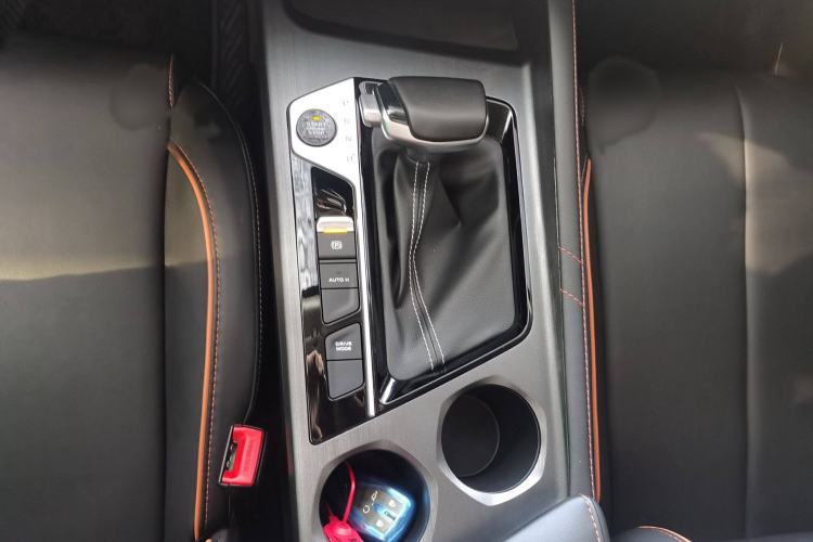 Used CHANGAN OSHAN X7 PLUS 2022 1.5T Blue Whale Edition Automatic Prestige Version Gear Lever