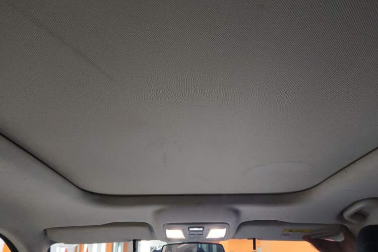 Used CHANGAN OSHAN X7 PLUS 2022 1.5T Blue Whale Edition Automatic ZhiZun Model Headliner