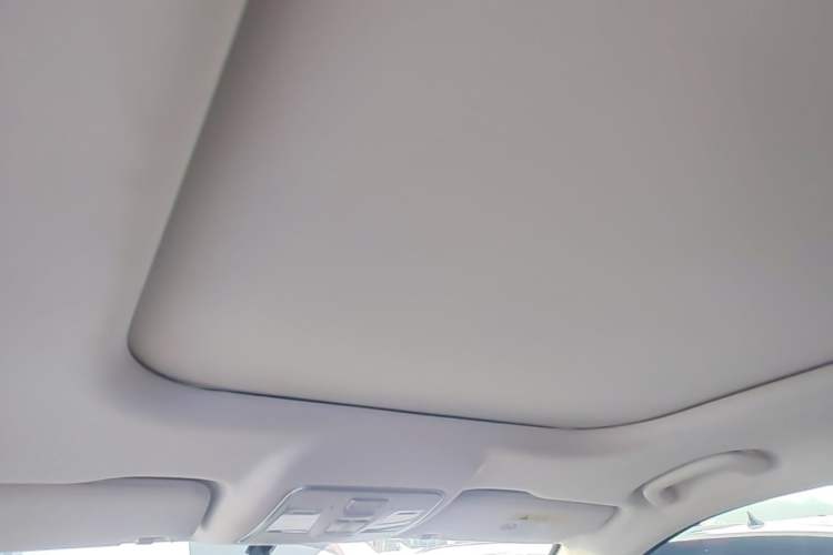 Used CHANGAN OSHAN X7 PLUS 2022 1.5T Blue Whale Edition Automatic Prestige Version Headliner