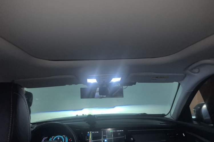Used CHANGAN OSHAN X7 PLUS 2022 1.5T Blue Whale Edition Automatic Prestige Version Headliner