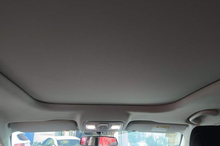 Used CHANGAN OSHAN X7 PLUS 2022 1.5T Blue Whale Edition Automatic ZhiZun Model Headliner