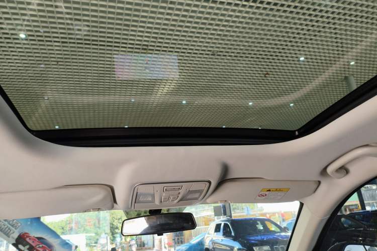 Used CHANGAN OSHAN X7 PLUS 2022 1.5T Blue Whale Edition Automatic Prestige Version Headliner