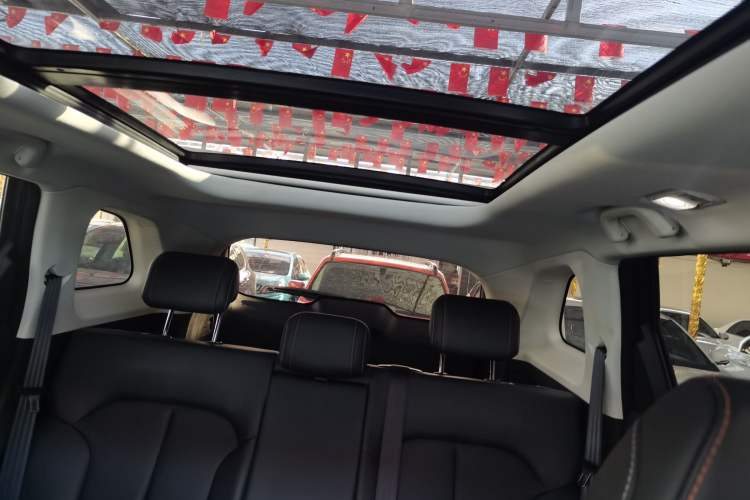 Used CHANGAN OSHAN X7 PLUS 2022 1.5T Blue Whale Edition Automatic Prestige Version Headliner