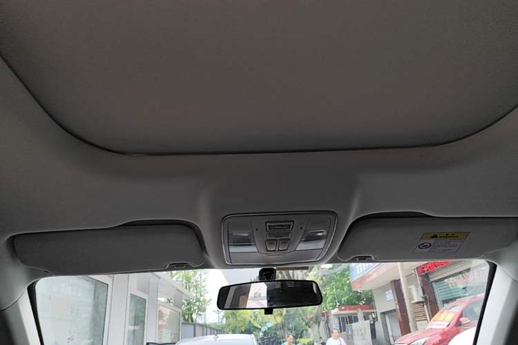 Used CHANGAN OSHAN X7 PLUS 2022 1.5T Blue Whale Edition Automatic ZhiZun Model Headliner