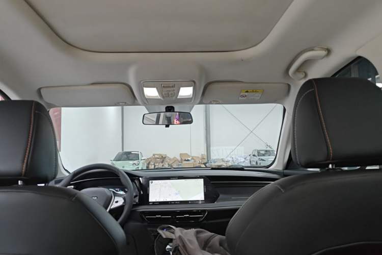 Used CHANGAN OSHAN X7 PLUS 2022 1.5T Blue Whale Edition Automatic Prestige Version Headliner